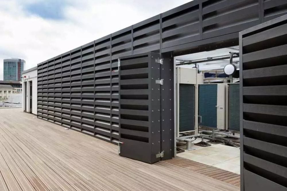 Linear blade acoustic louvre option